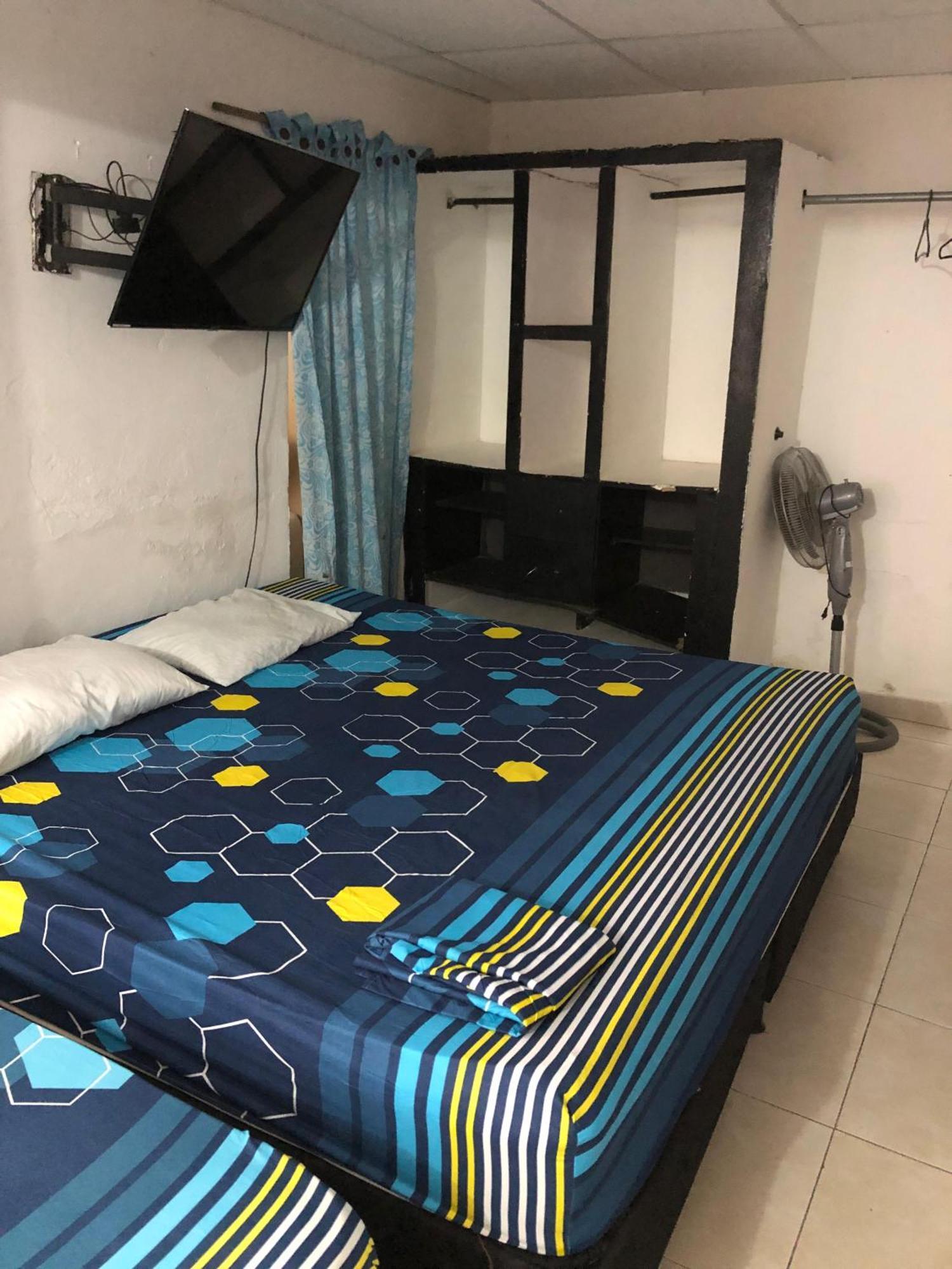 Santorini Ii Pensión *